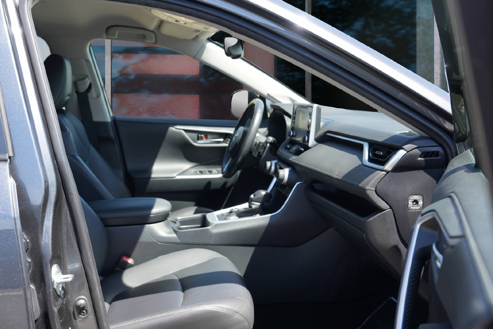 TOYOTA RAV4 2.5 HEV Premium, Voll-Hybrid Benzin/Elektro, Occasion / Gebraucht, Automatik - 7