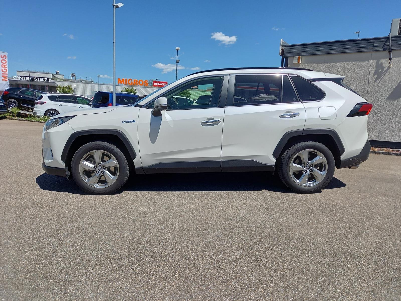 TOYOTA RAV4 2.5 HEV Premium, Hybride Intégral Essence/Électricité, Occasion / Utilisé, Automatique - 3