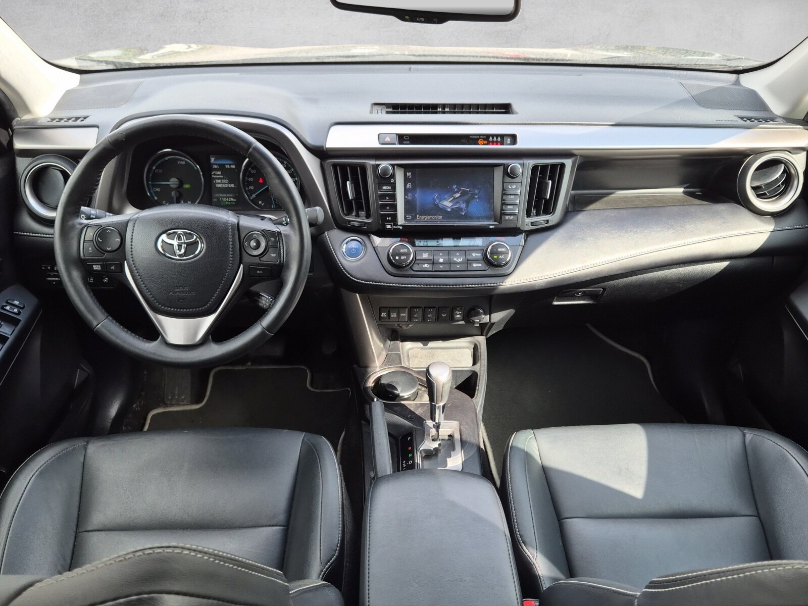 TOYOTA RAV4 2.5 HSD Sol Premium, Petrol, Second hand / Used, Automatic - 4