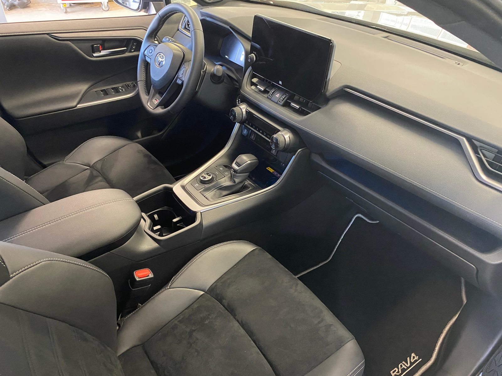 TOYOTA RAV4 2.5 HEV GR Sport, Voll-Hybrid Benzin/Elektro, Occasion / Gebraucht, Automatik - 6