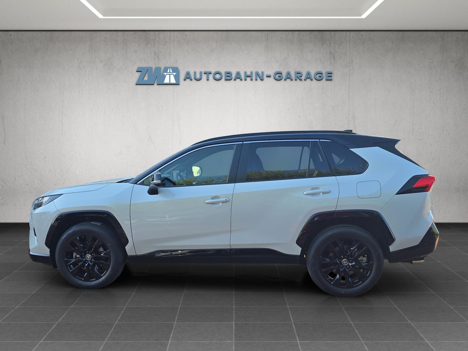 TOYOTA RAV4 2.5 HEV Style, Hybride Intégral Essence/Électricité, Occasion / Utilisé, Automatique - 2