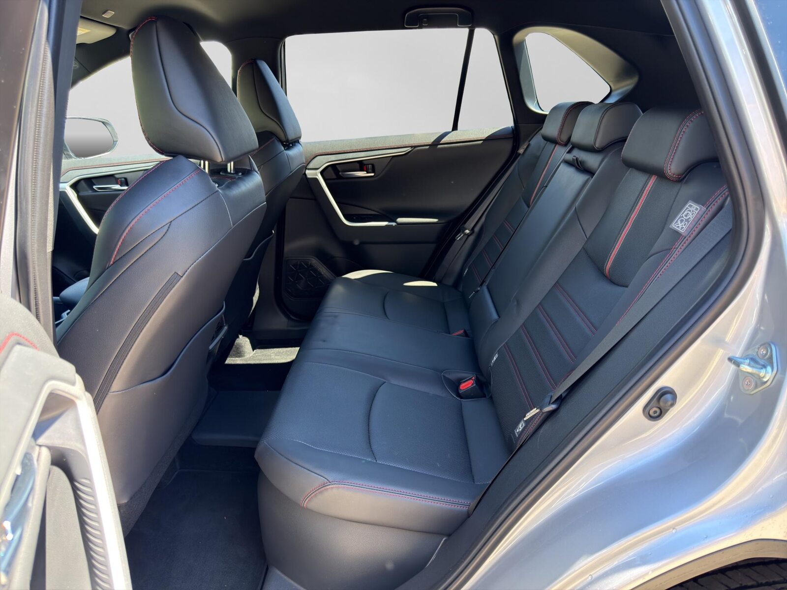 TOYOTA RAV4 2.5 Plug-In-Hybrid Platinum, Plug-in-Hybrid Petrol/Electric, Second hand / Used, Automatic - 7