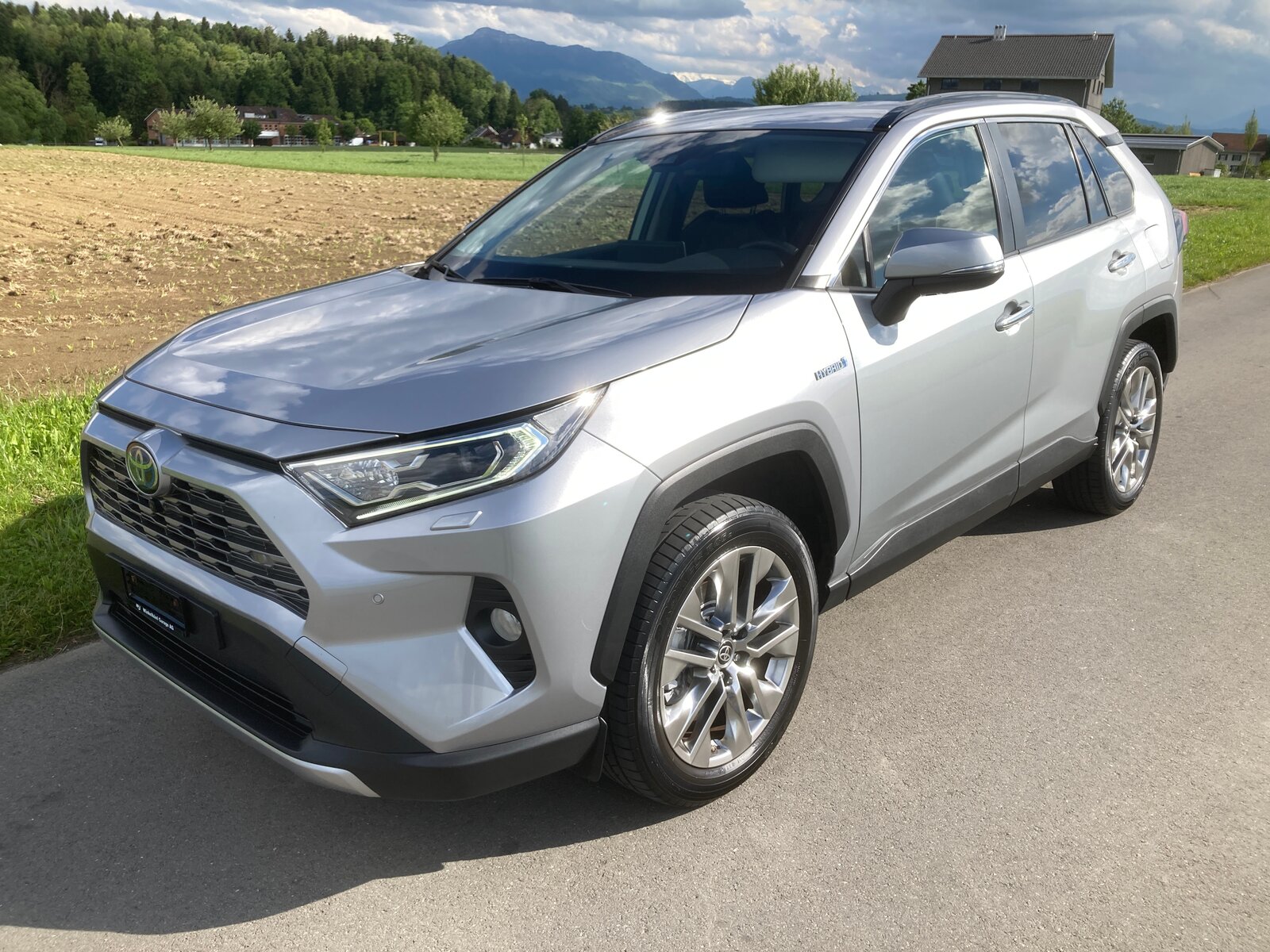 TOYOTA RAV-4 2.5 HSD Premium e-CVT 4WD mit Anhängerkupplung
