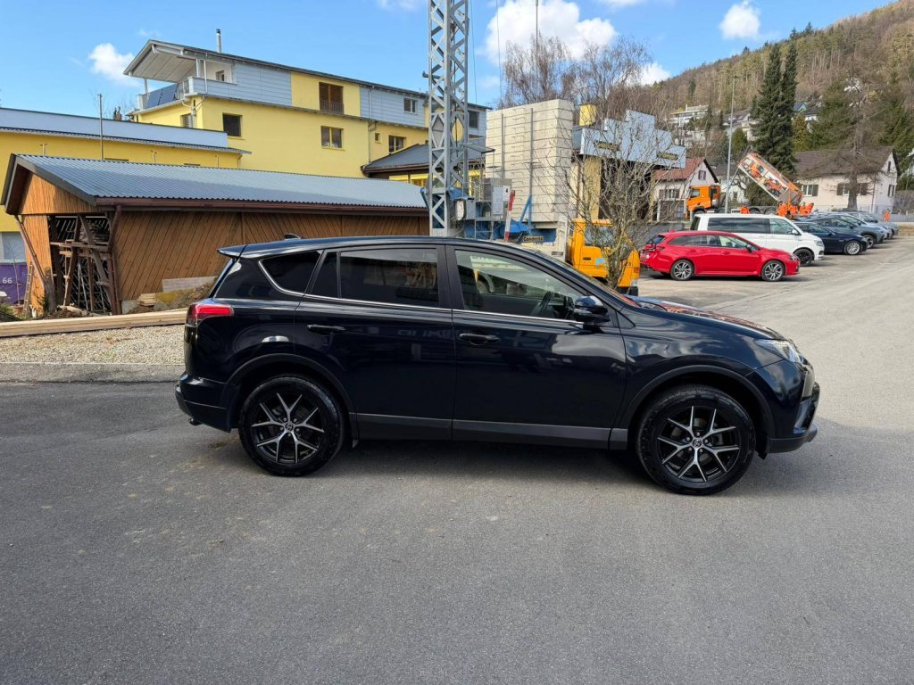 TOYOTA RAV4 2.0i VMa Style, Petrol, Second hand / Used, Manual - 4