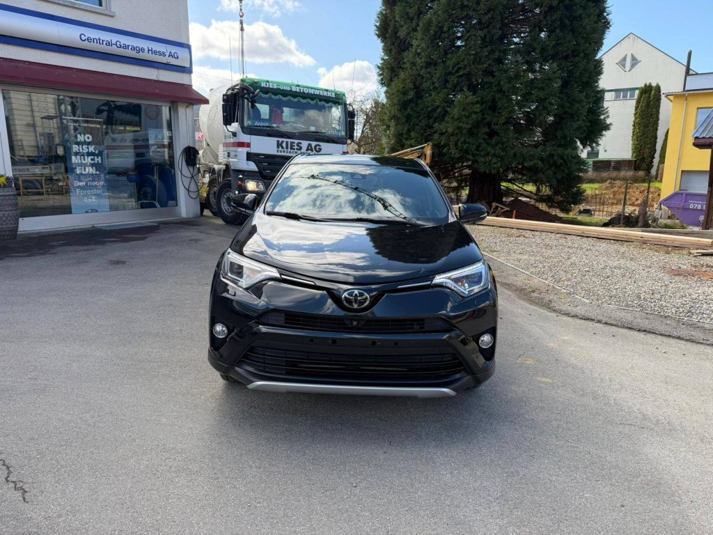 TOYOTA RAV4 2.0i VMa Style, Petrol, Second hand / Used, Manual - 2