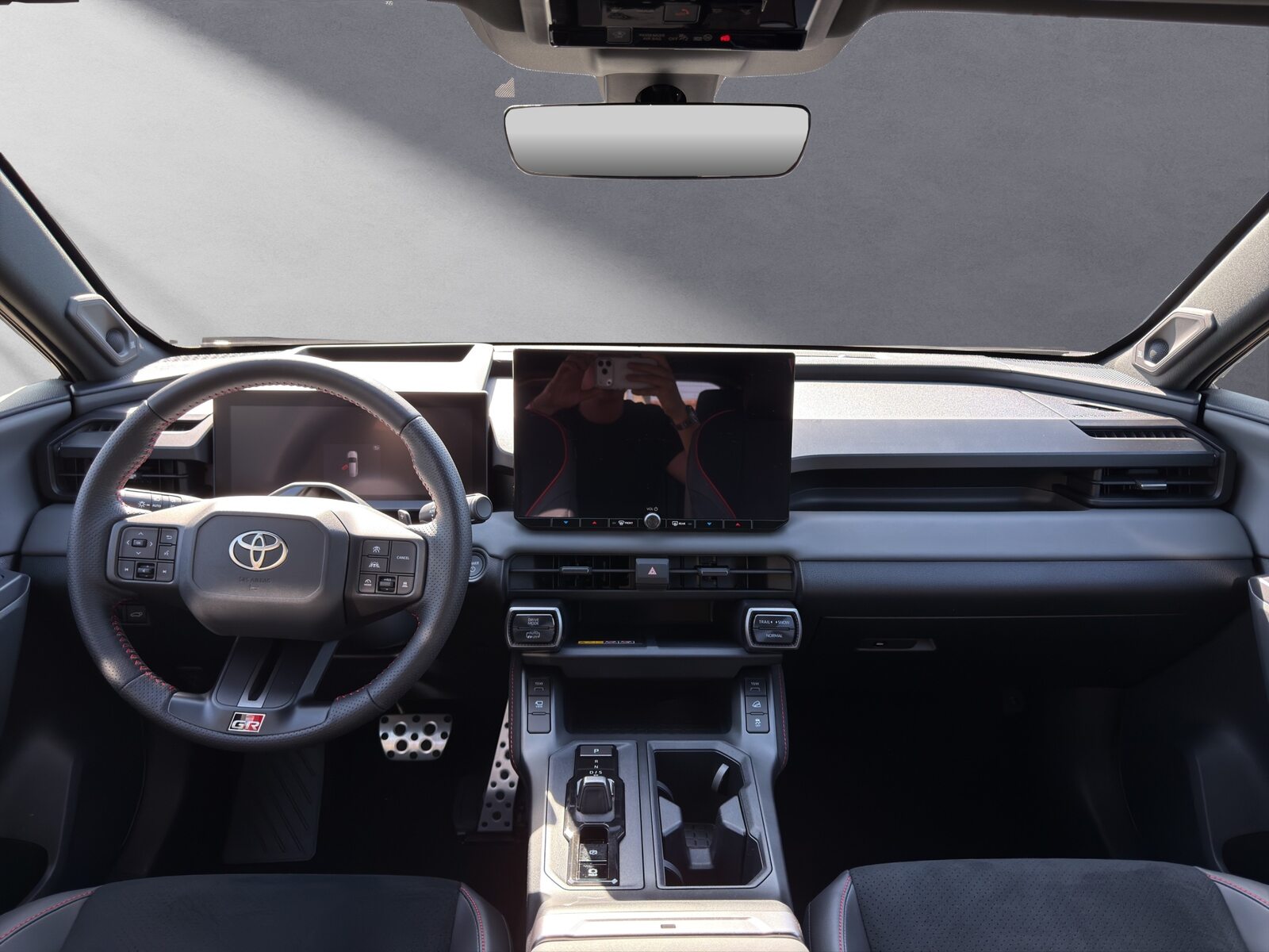 TOYOTA RAV4 2.5 Plug-In-Hybrid GR Sport, Hybride Rechargeable Essence/Électricité, Voiture de démonstration, Automatique - 4