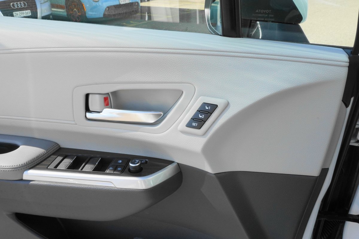 TOYOTA Sienna Hybrid Limited FWD, Voll-Hybrid Benzin/Elektro, Occasion / Gebraucht, Automatik - 3