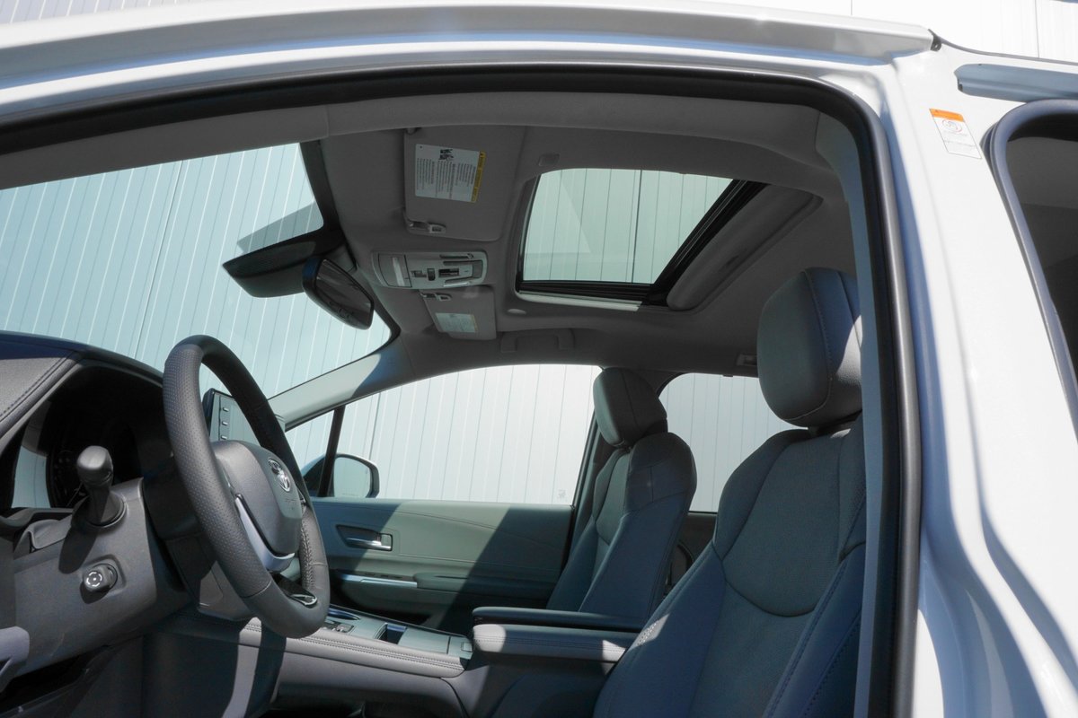 TOYOTA Sienna Hybrid Limited FWD, Voll-Hybrid Benzin/Elektro, Occasion / Gebraucht, Automatik - 7