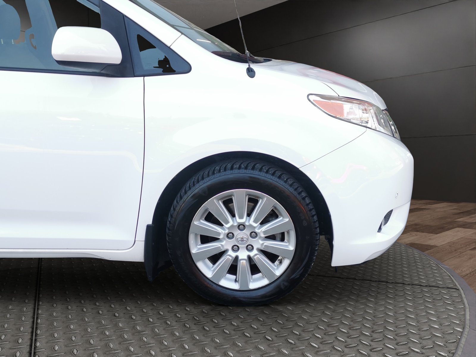 TOYOTA Sienna 3.5 A 4WD, Petrol, Second hand / Used, Automatic - 4