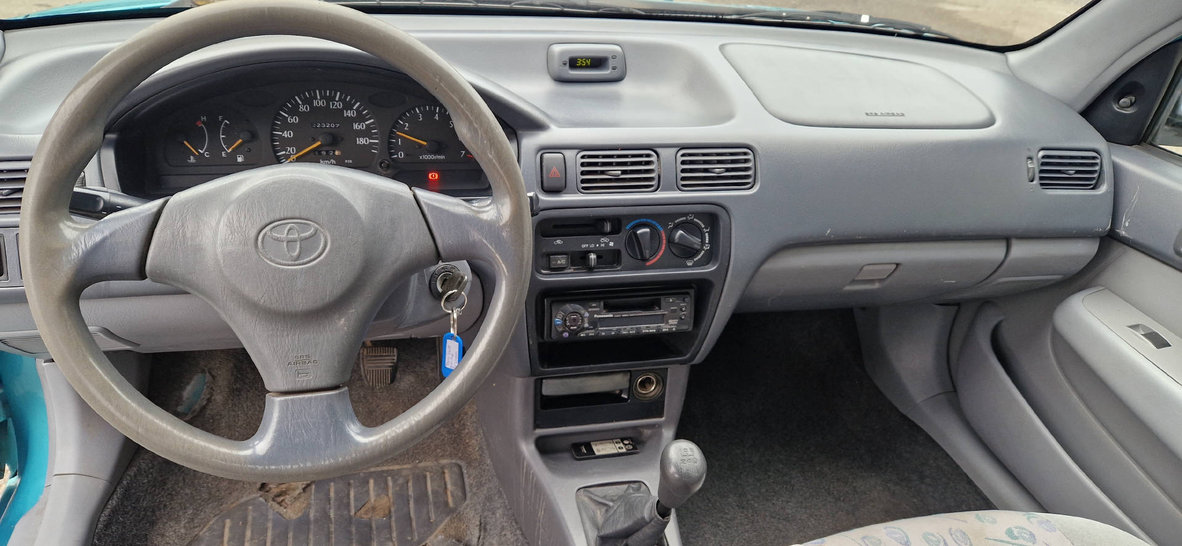 TOYOTA Starlet 1.3 Crystal, Petrol, Second hand / Used, Manual - 5