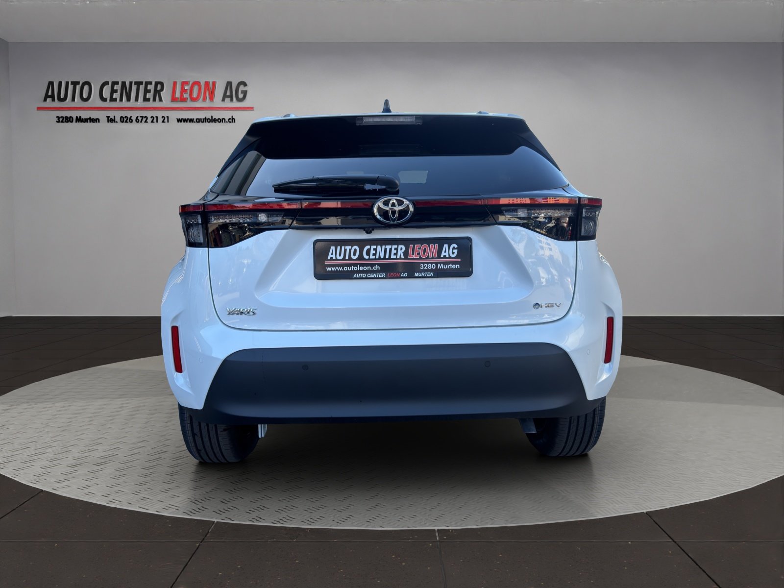 TOYOTA TOYOTA Yaris Cross 1.5 Active Drive AWDi e-CVT, Voll-Hybrid Benzin/Elektro, Neuwagen, Automatik - 5