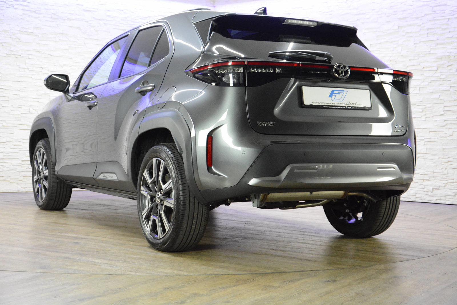 TOYOTA TOYOTA Yaris Cross 1.5 VVT-i HSD Premium AWD-i, Voll-Hybrid Benzin/Elektro, Neuwagen, Automatik - 6