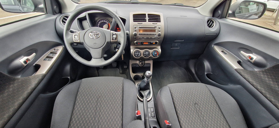 TOYOTA Urban Cruiser 1.33 VVT-i Linea Luna, Benzin, Occasion / Gebraucht, Handschaltung - 6