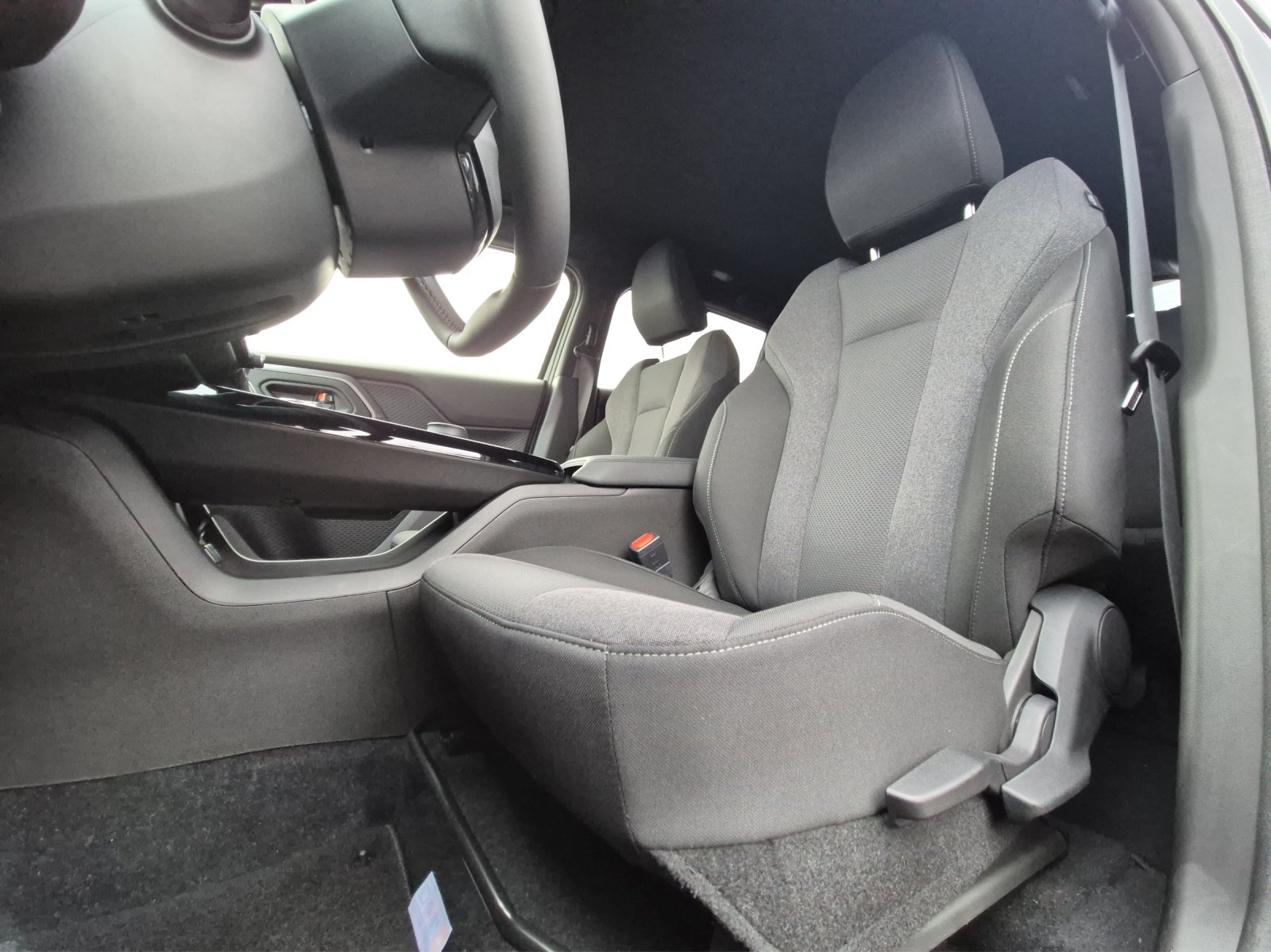 TOYOTA Urban Cruiser Trend AWD, Electric, New car, Automatic - 5
