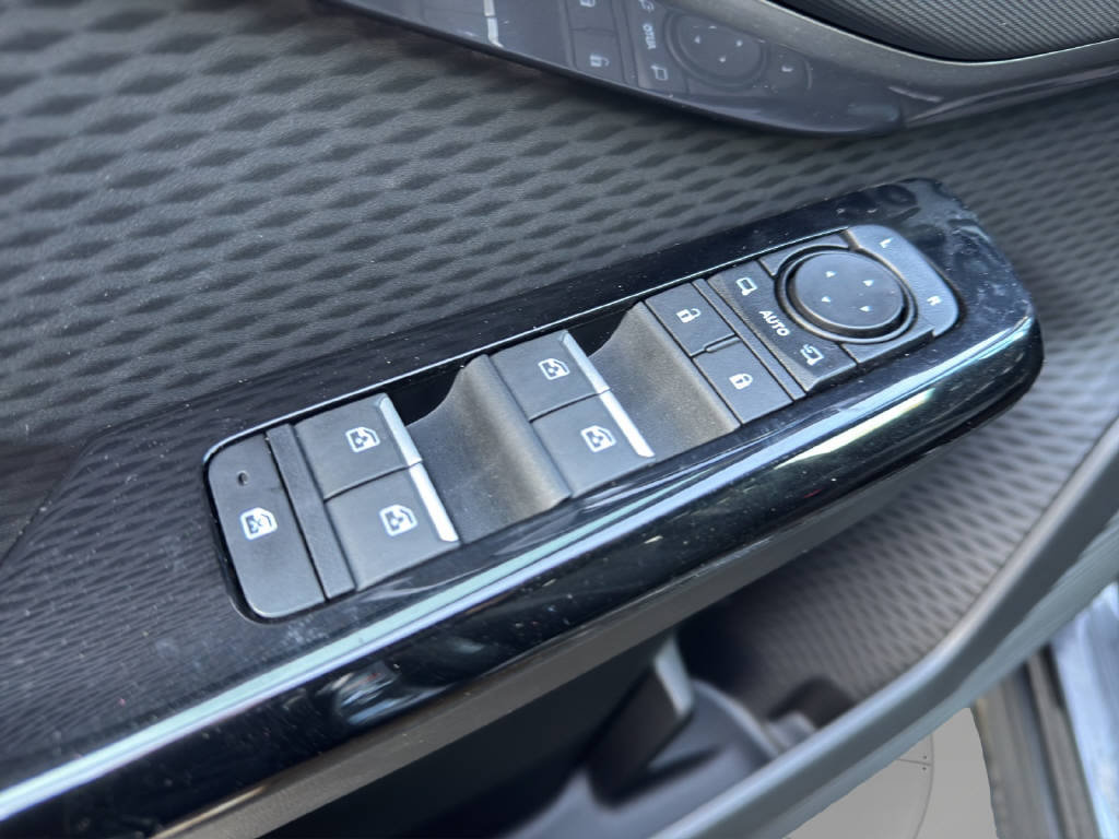 TOYOTA Urban Cruiser Trend AWD, Elektro, Neuwagen, Automatik - 5