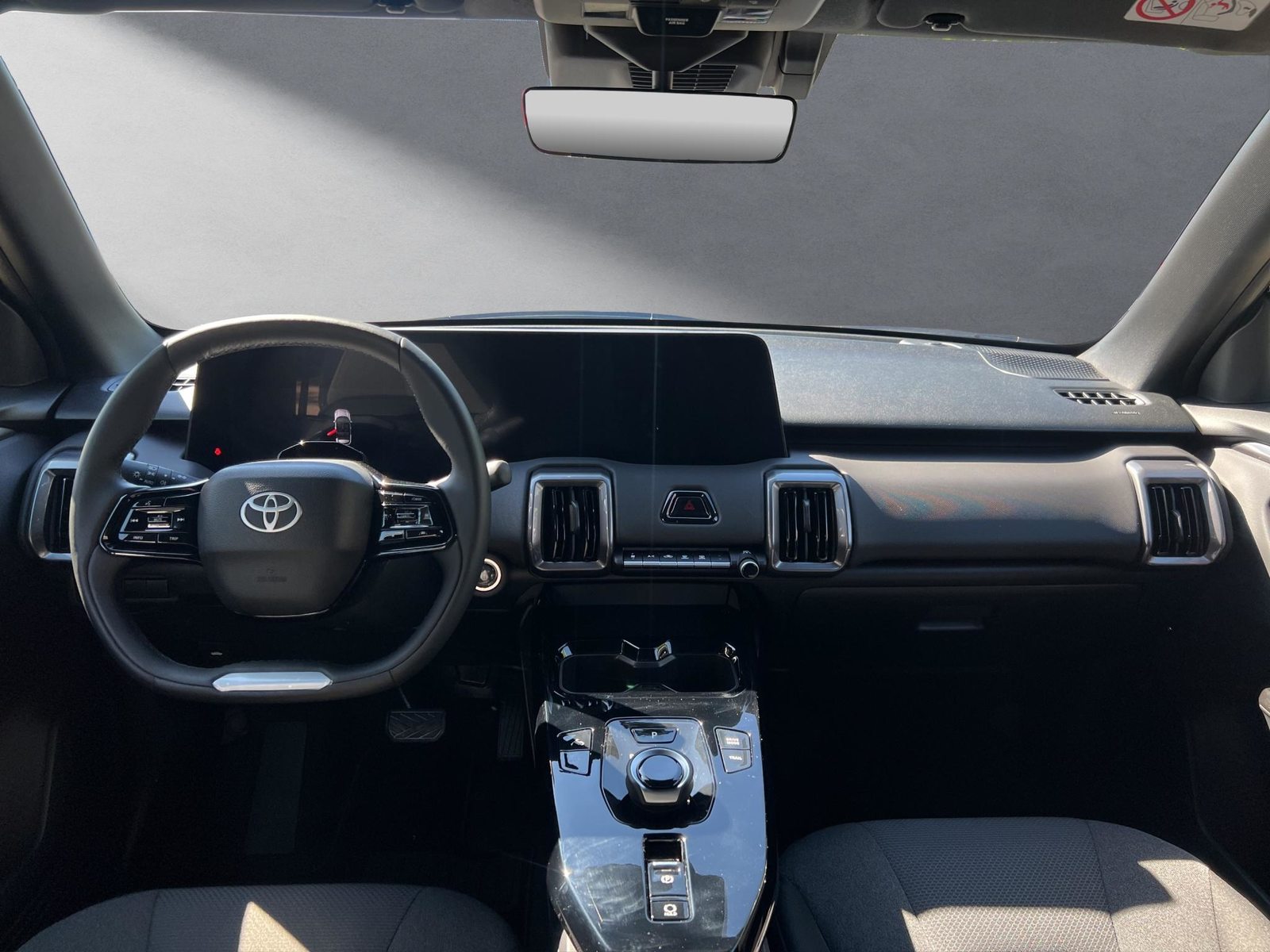 TOYOTA Urban Cruiser Trend AWD, Electric, New car, Automatic - 4