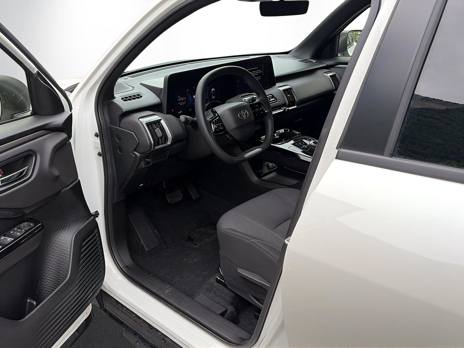 TOYOTA Urban Cruiser Trend AWD, Électrique, Voiture nouvelle, Automatique - 7