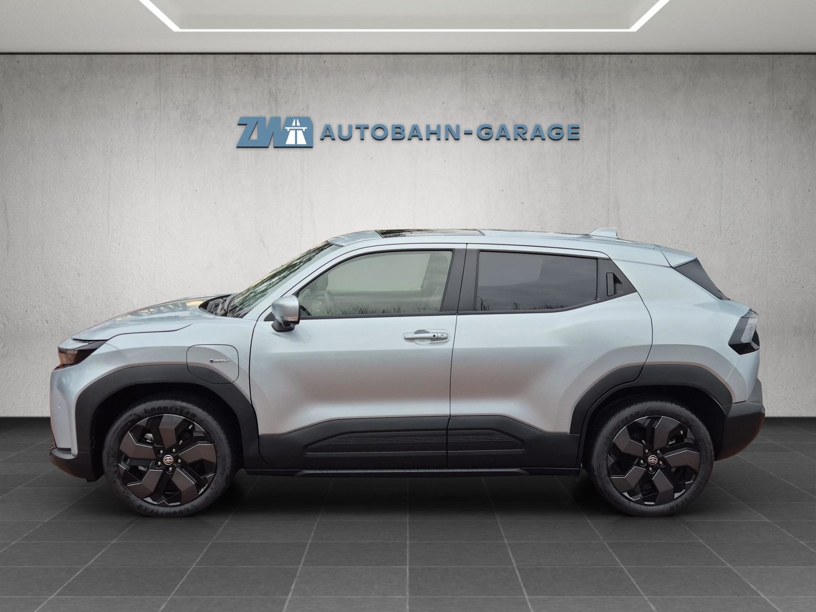 TOYOTA Urban Cruiser Premium AWD, Elektro, Neuwagen, Automatik - 2