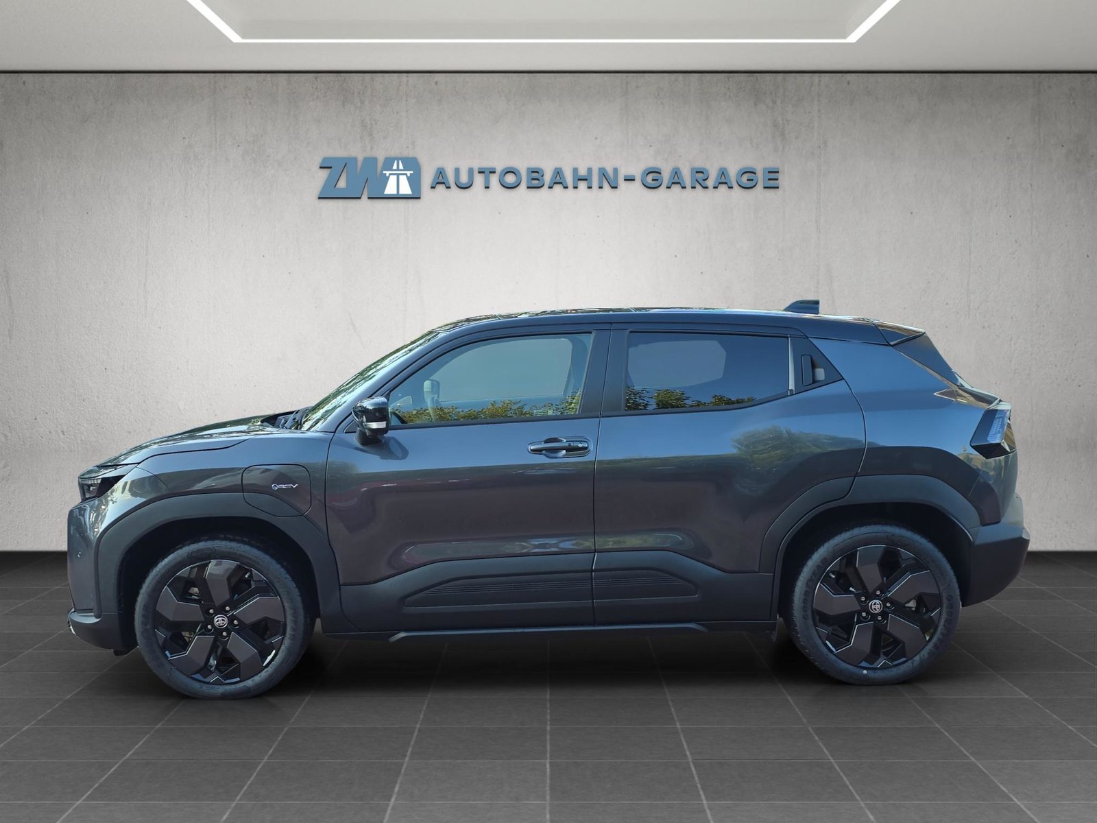 TOYOTA Urban Cruiser Premium AWD, Elektro, Neuwagen, Automatik - 2
