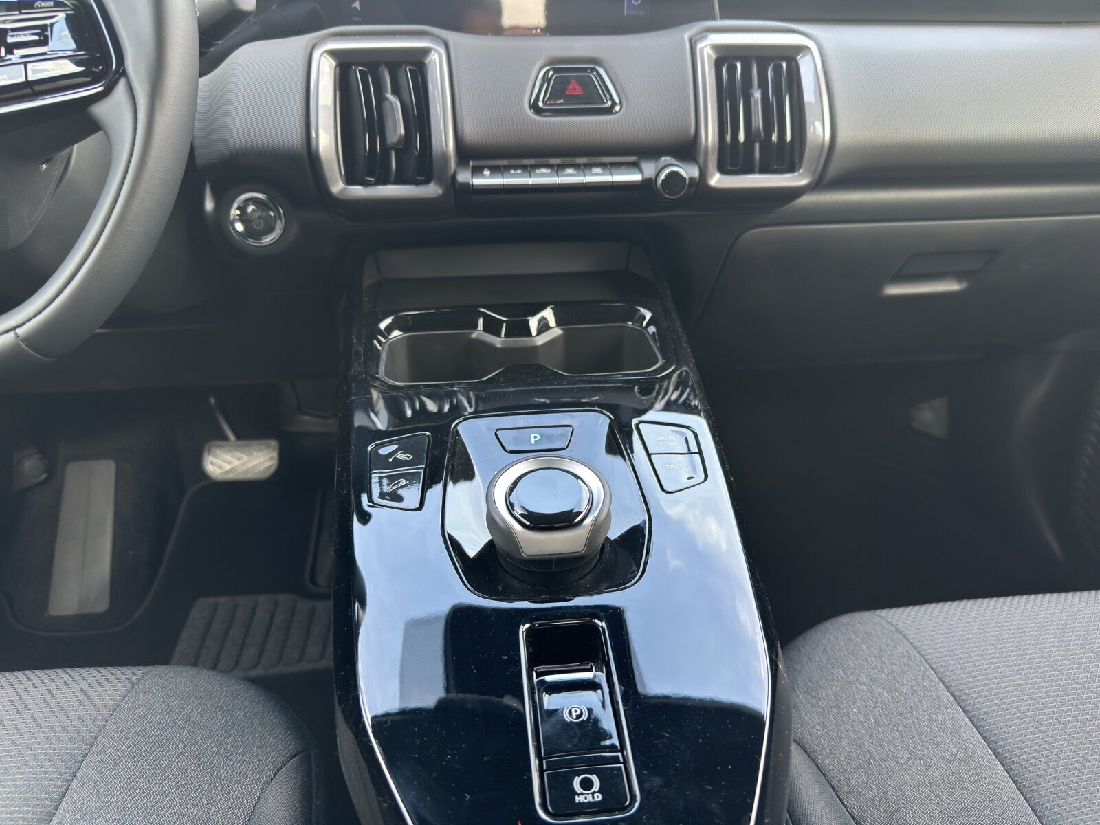 TOYOTA Urban Cruiser Trend AWD, Elektro, Neuwagen, Automatik - 6