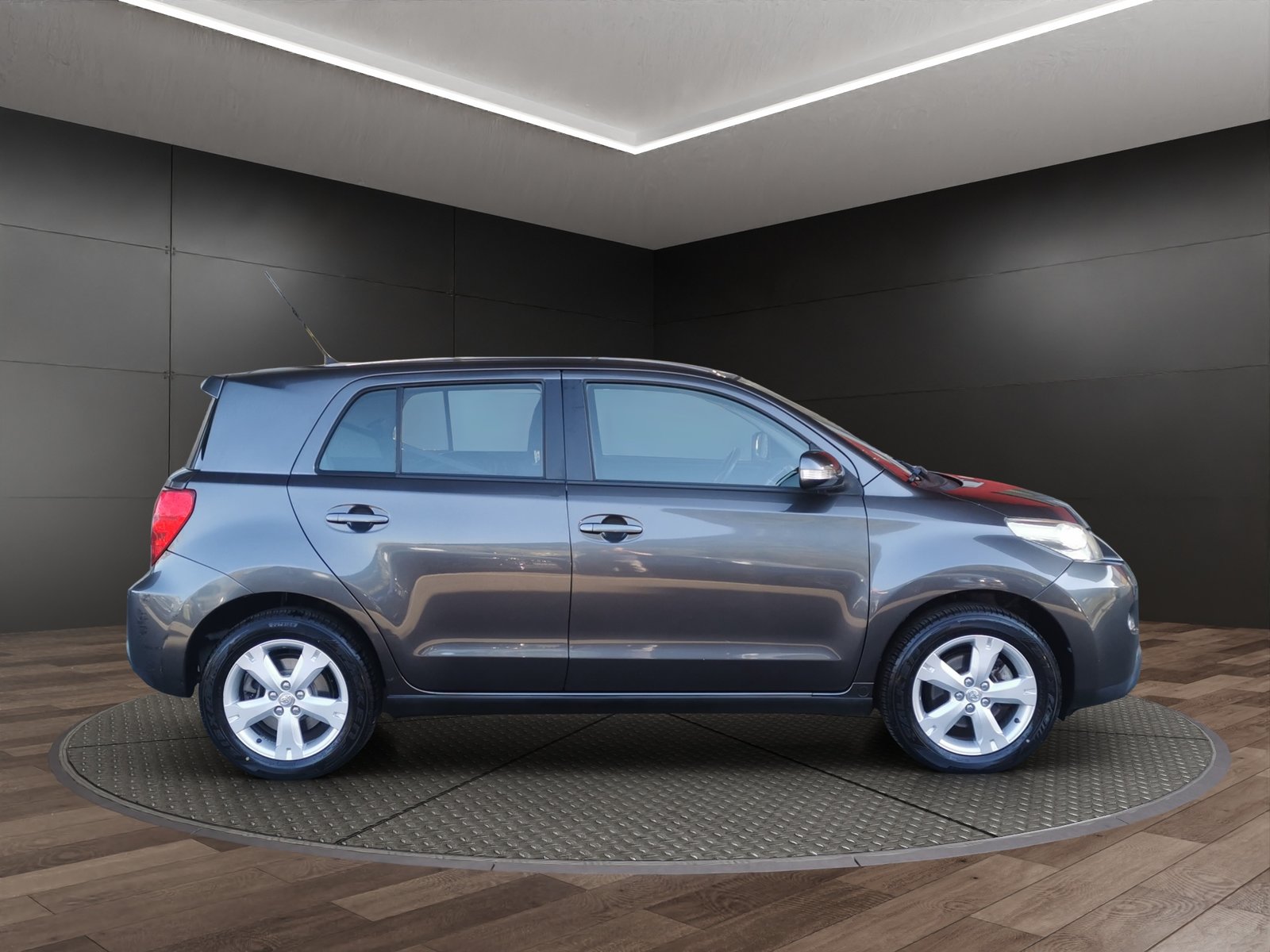 TOYOTA UrbanCruiser 1.4 D-4D Linea Terra 4WD, Diesel, Occasion / Utilisé, Manuelle - 5