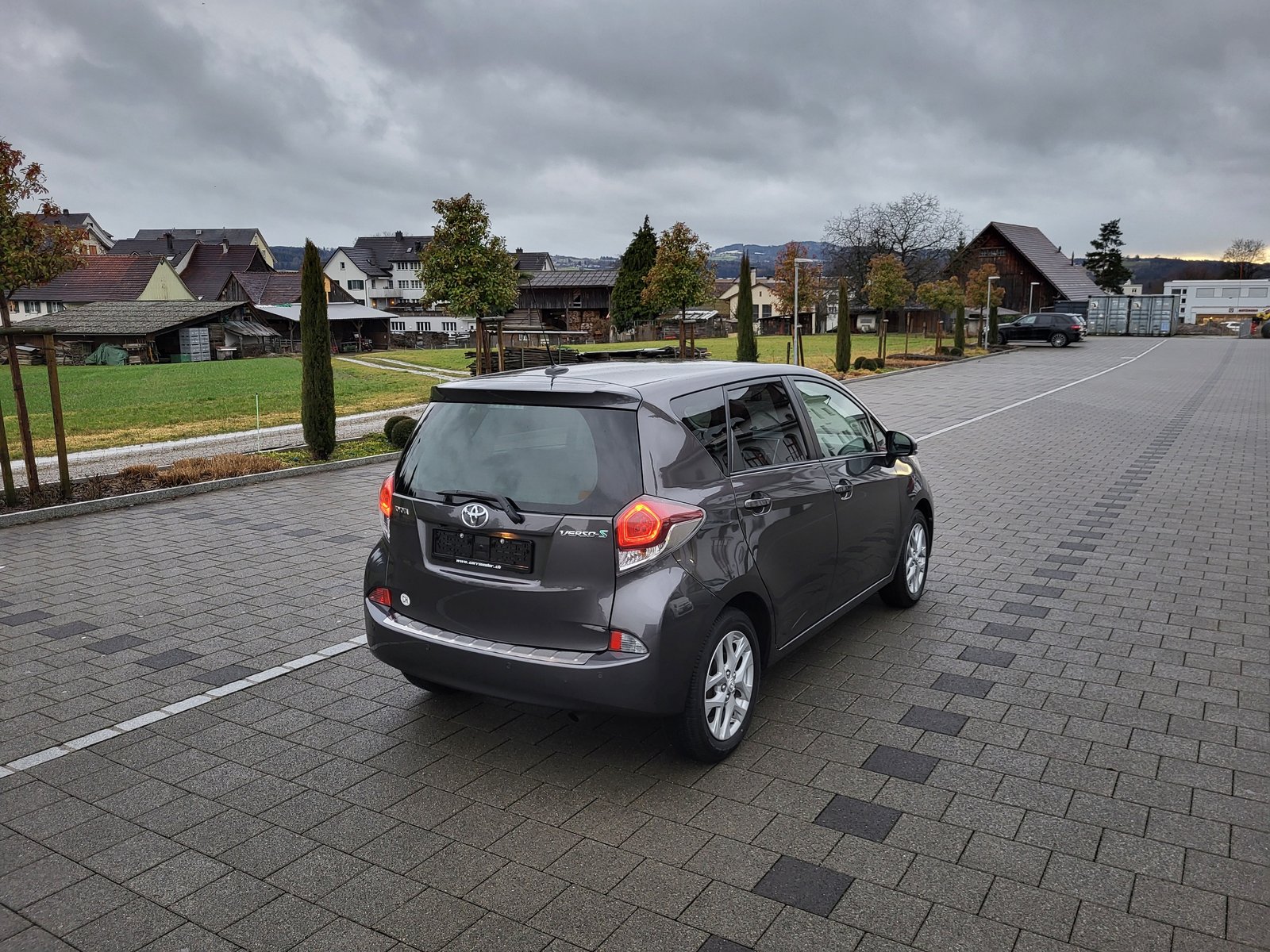 TOYOTA Verso-S 1.33 Linea Trend Multidrive S, Essence, Occasion / Utilisé, Automatique - 3