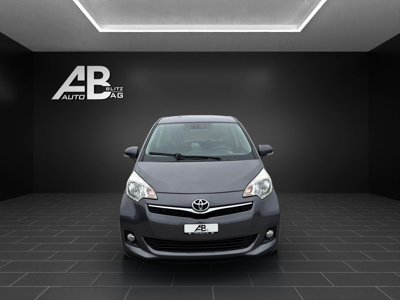 TOYOTA Verso-S 1.33 Linea Luna