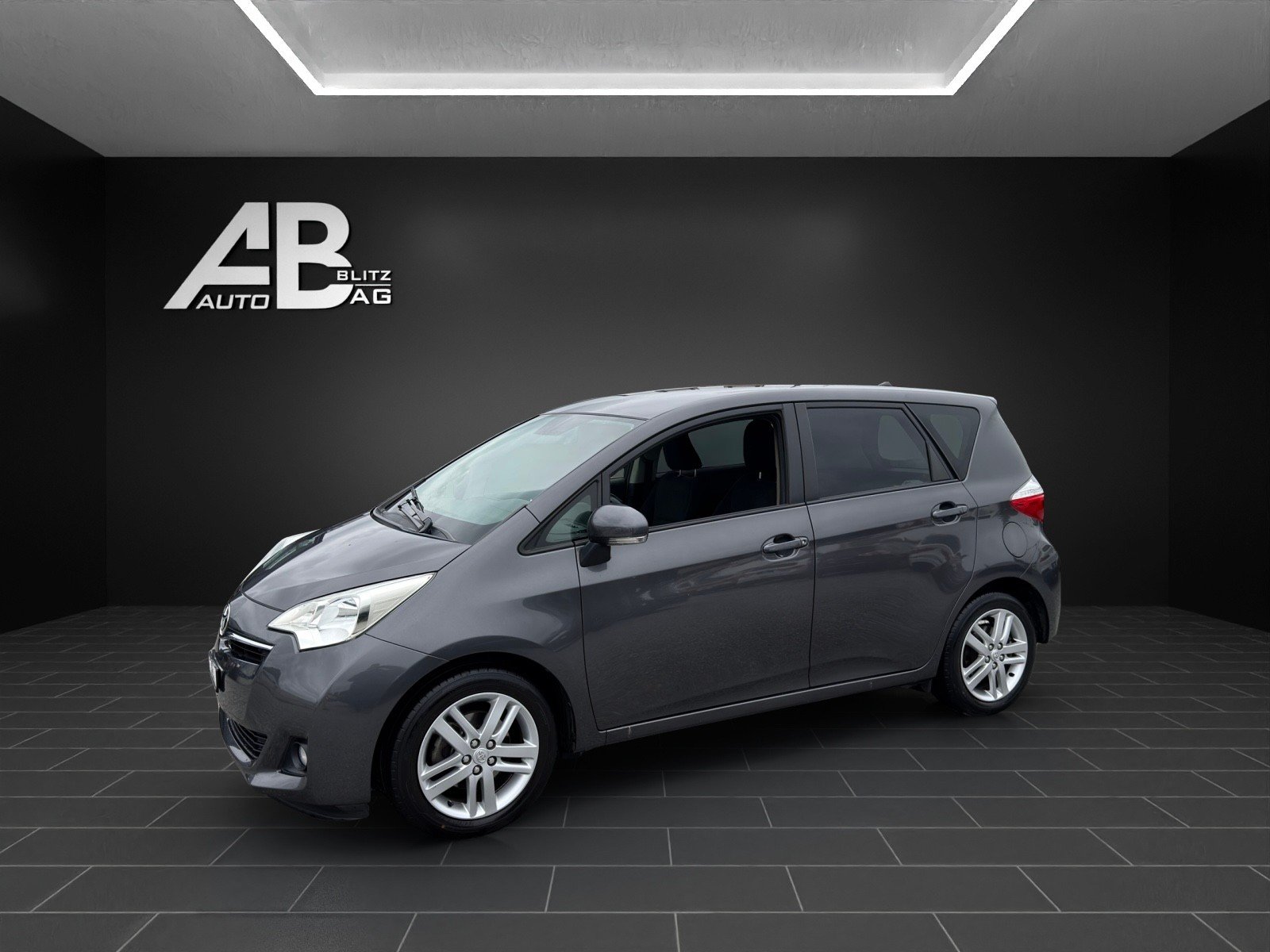 TOYOTA Verso-S 1.33 Linea Luna, Benzin, Occasion / Gebraucht, Handschaltung - 2