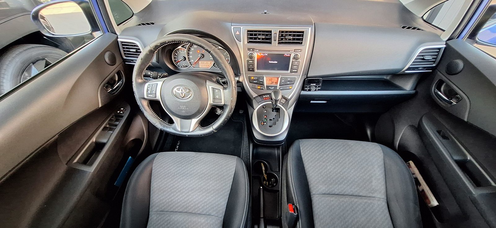TOYOTA Verso-S 1.33 VVT-i Linea Sol MdS, Benzin, Occasion / Gebraucht, Automatik - 7