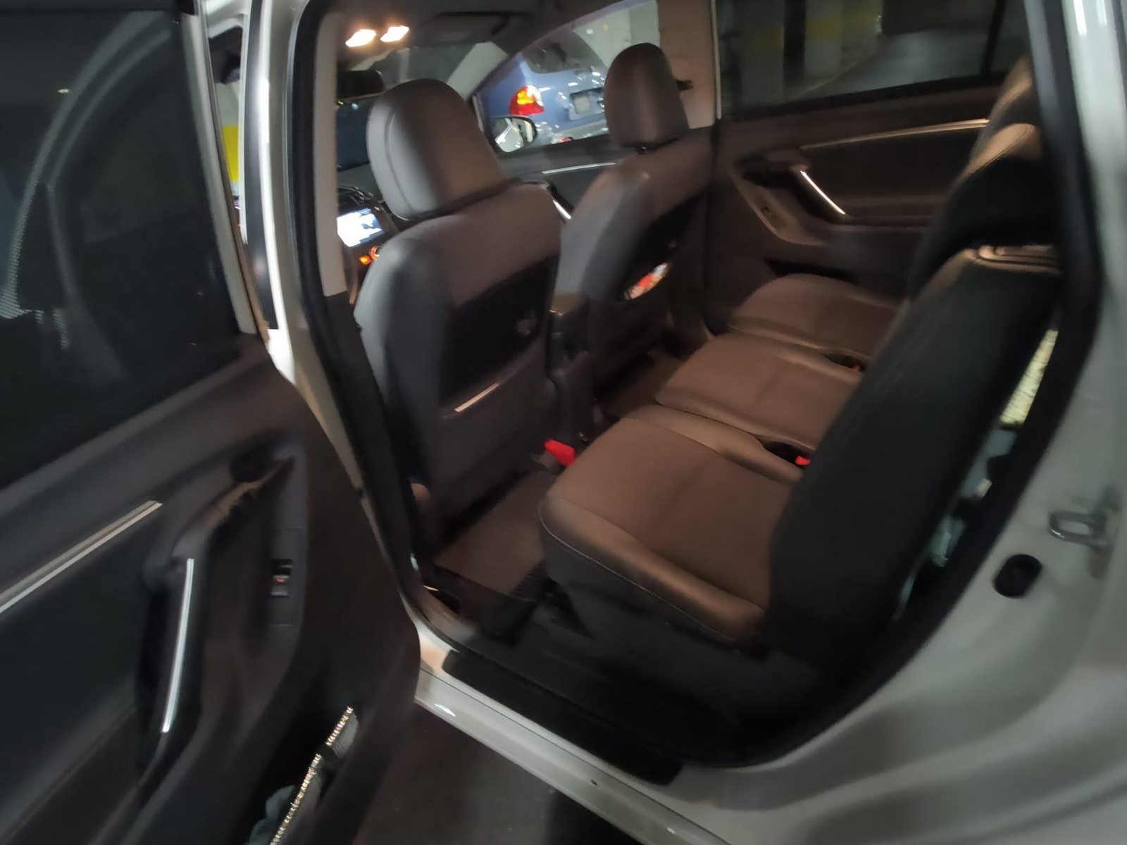 TOYOTA Verso 1.8 VVT-i Sol MiD 7P, Essence, Occasion / Utilisé, Automatique - 6