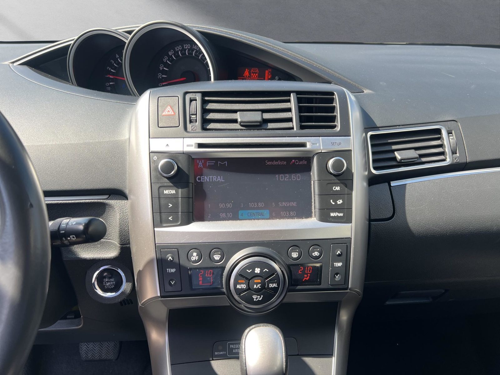 TOYOTA Verso 1.8 VVT-i Sol MiD 7P, Benzin, Occasion / Gebraucht, Automatik - 6