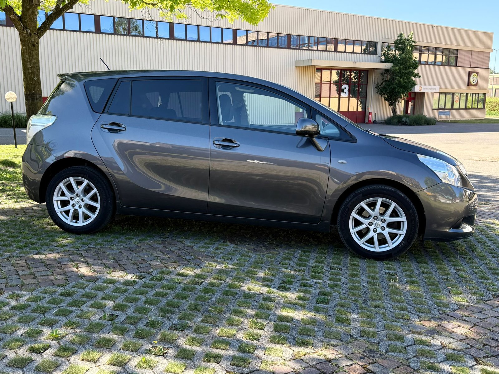 TOYOTA Verso 1.8 Linea Sol Premium, Essence, Occasion / Utilisé, Manuelle - 2