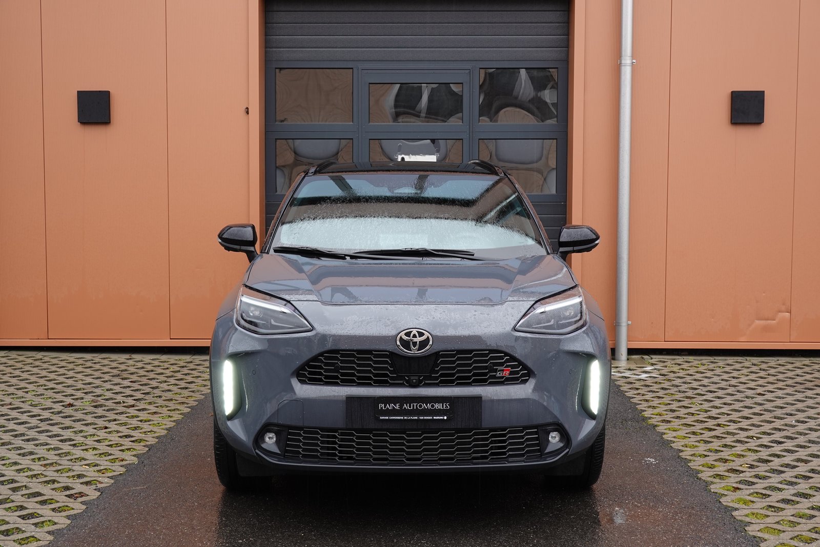 TOYOTA Yaris Cross 1.5 GR Sport e-CVT - Son JBL * Toit Panor, Hybride Intégral Essence/Électricité, Voiture nouvelle, Automatique - 2