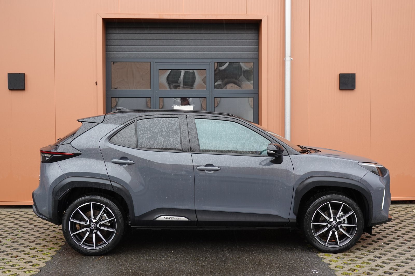 TOYOTA Yaris Cross 1.5 GR Sport e-CVT - Son JBL * Toit Panor, Hybride Intégral Essence/Électricité, Voiture nouvelle, Automatique - 4
