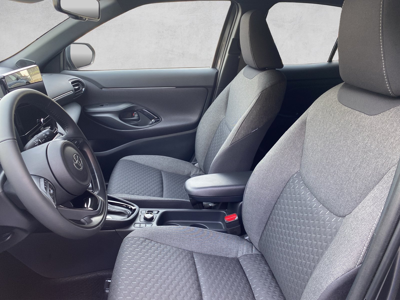 TOYOTA Yaris Cross 1.5 Trend AWDi e-CVT, Full-Hybrid Petrol/Electric, New car, Automatic - 7