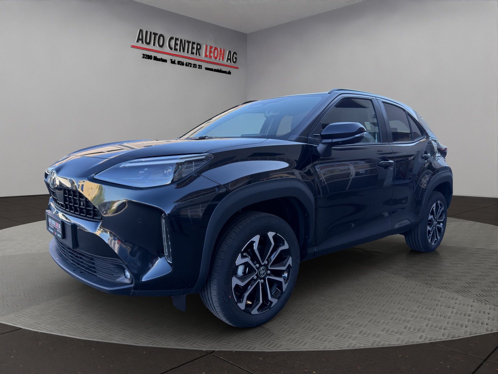 TOYOTA Yaris Cross 1.5 Active Drive AWDi e-CVT, Full-Hybrid Petrol/Electric, New car, Automatic - 2