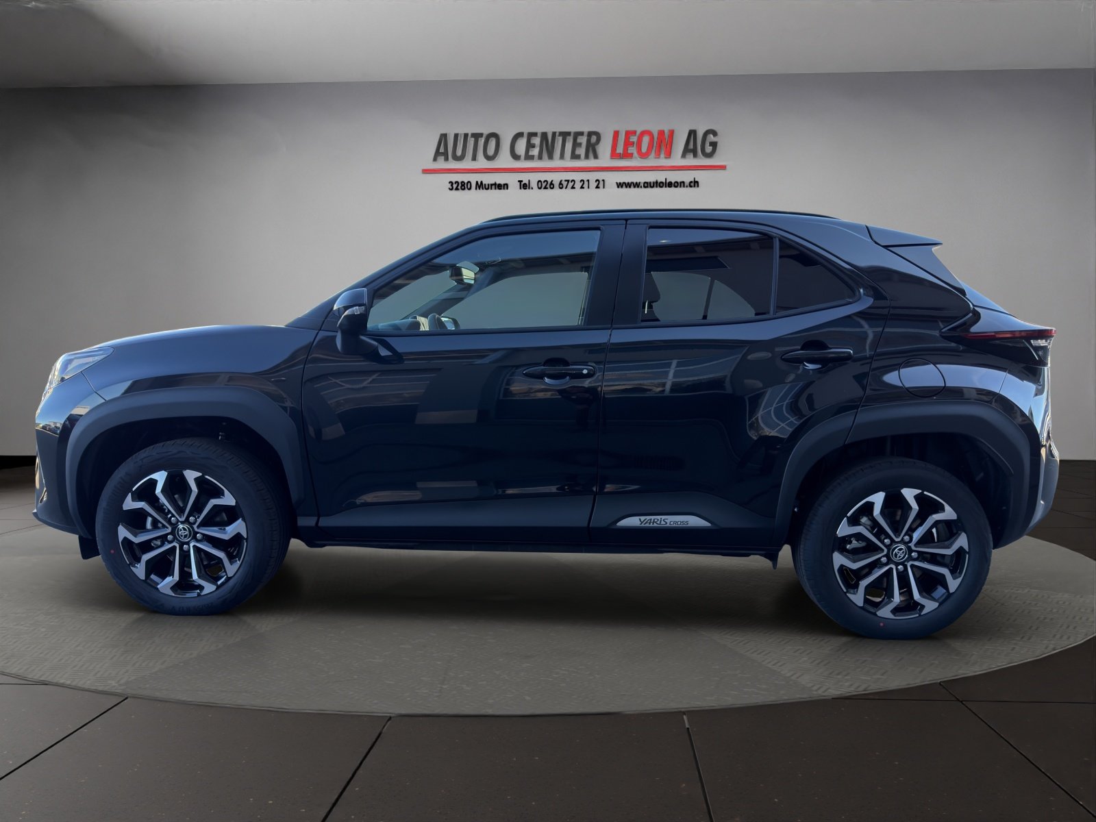 TOYOTA Yaris Cross 1.5 Active Drive AWDi e-CVT, Full-Hybrid Petrol/Electric, New car, Automatic - 3