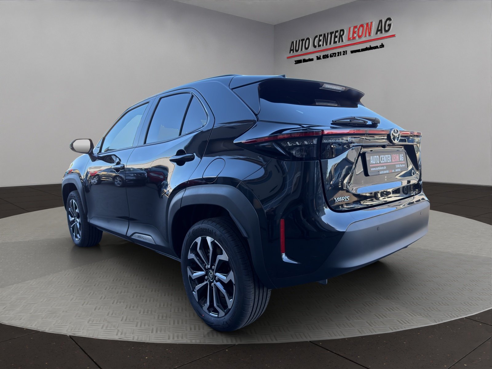 TOYOTA Yaris Cross 1.5 Active Drive AWDi e-CVT, Full-Hybrid Petrol/Electric, New car, Automatic - 4