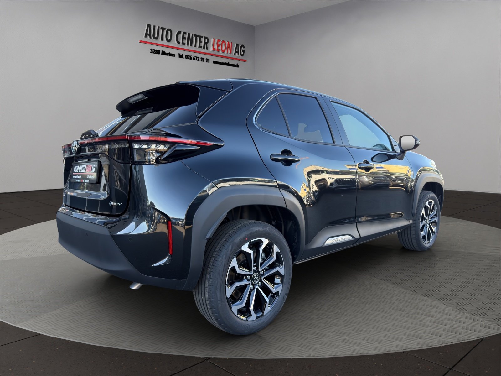 TOYOTA Yaris Cross 1.5 Active Drive AWDi e-CVT, Full-Hybrid Petrol/Electric, New car, Automatic - 6