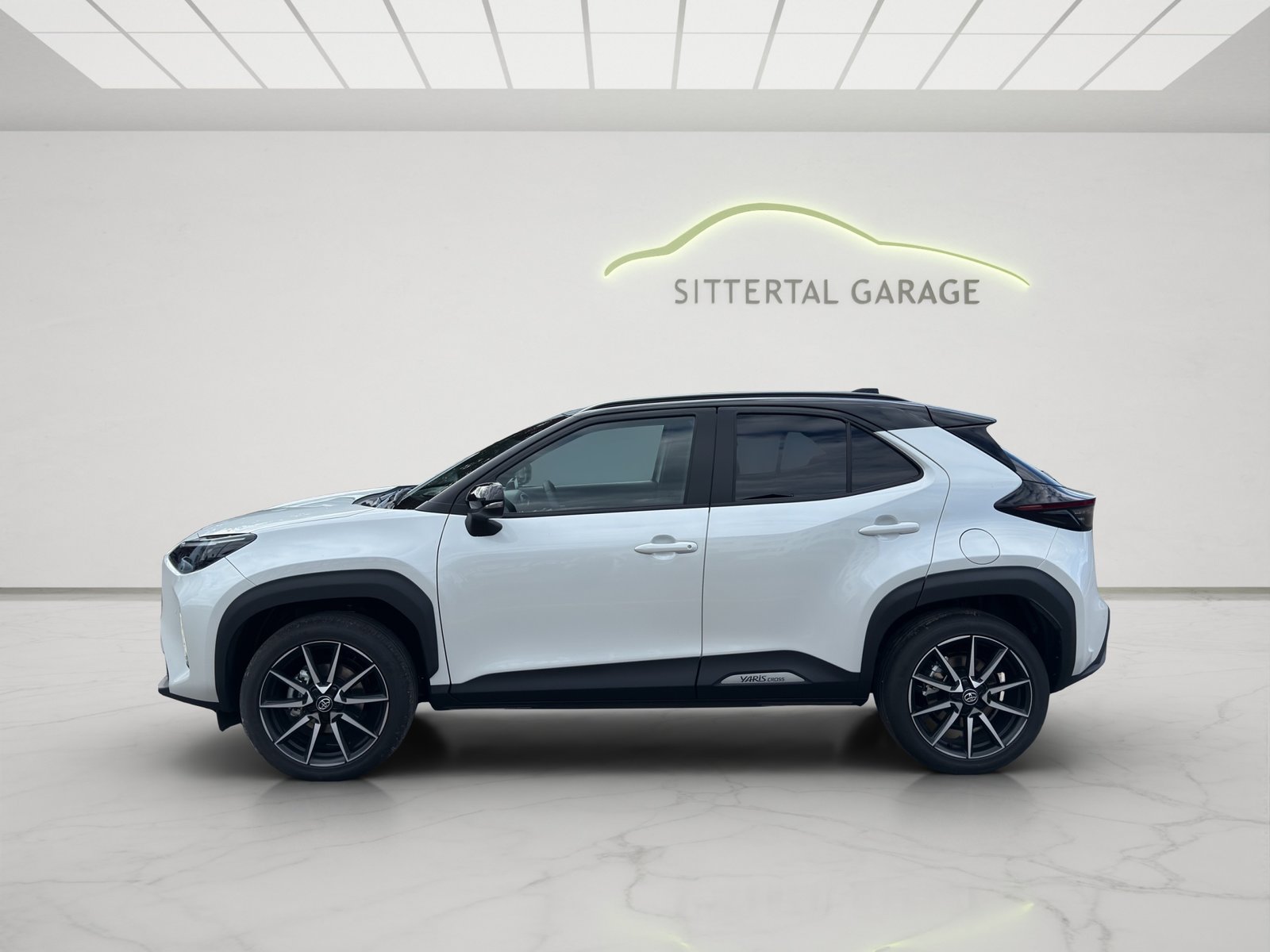 TOYOTA Yaris Cross 1.5 GR Sport e-CVT, Voll-Hybrid Benzin/Elektro, Neuwagen, Automatik - 2