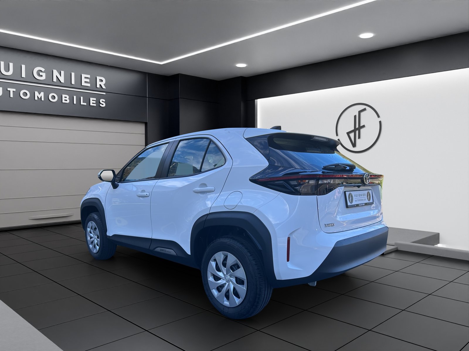TOYOTA Yaris Cross 1.5 Comfort e-CVT, Full-Hybrid Petrol/Electric, New car, Automatic - 3