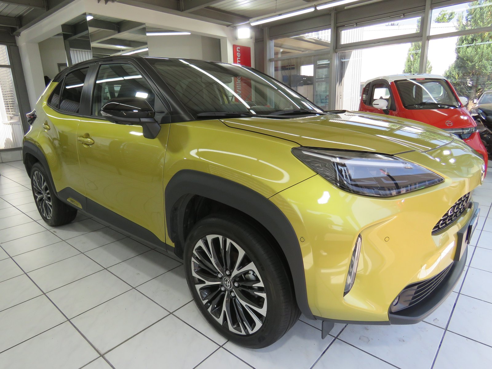 TOYOTA Yaris Cross 1.5 Premiere Edition e-0CVT AWDi, Voll-Hybrid Benzin/Elektro, Occasion / Gebraucht, Automat - 3