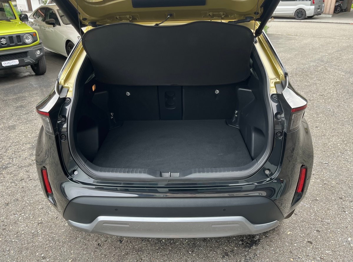 TOYOTA Yaris Cross 1.5 Adventure e-CVT AWDi, Voll-Hybrid Benzin/Elektro, Occasion / Gebraucht, Automatik - 7