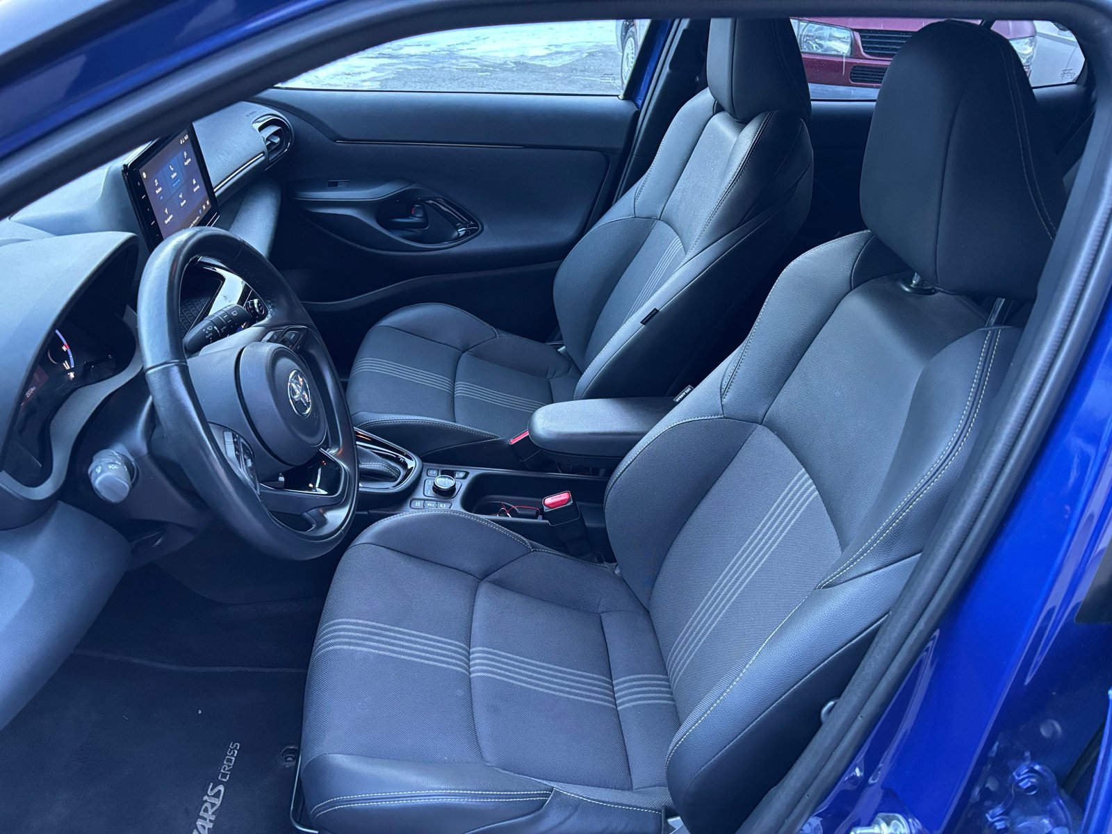 TOYOTA Yaris Cross 1.5 Adventure e-CVT AWDi, Full-Hybrid Petrol/Electric, Second hand / Used, Automatic - 5
