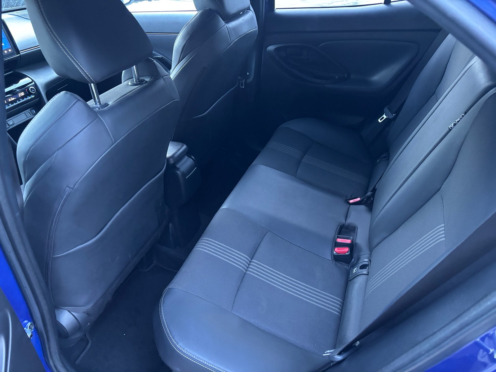 TOYOTA Yaris Cross 1.5 Adventure e-CVT AWDi, Full-Hybrid Petrol/Electric, Second hand / Used, Automatic - 7