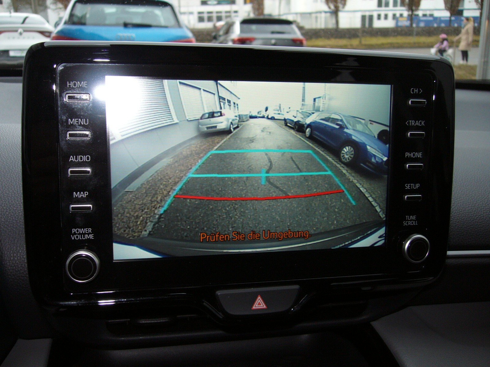 TOYOTA Yaris Cross 1.5 Comfort e-CVT AWDi Voll-Hybrid, Voll-Hybrid Benzin/Elektro, Occasion / Gebraucht, Automatik - 5