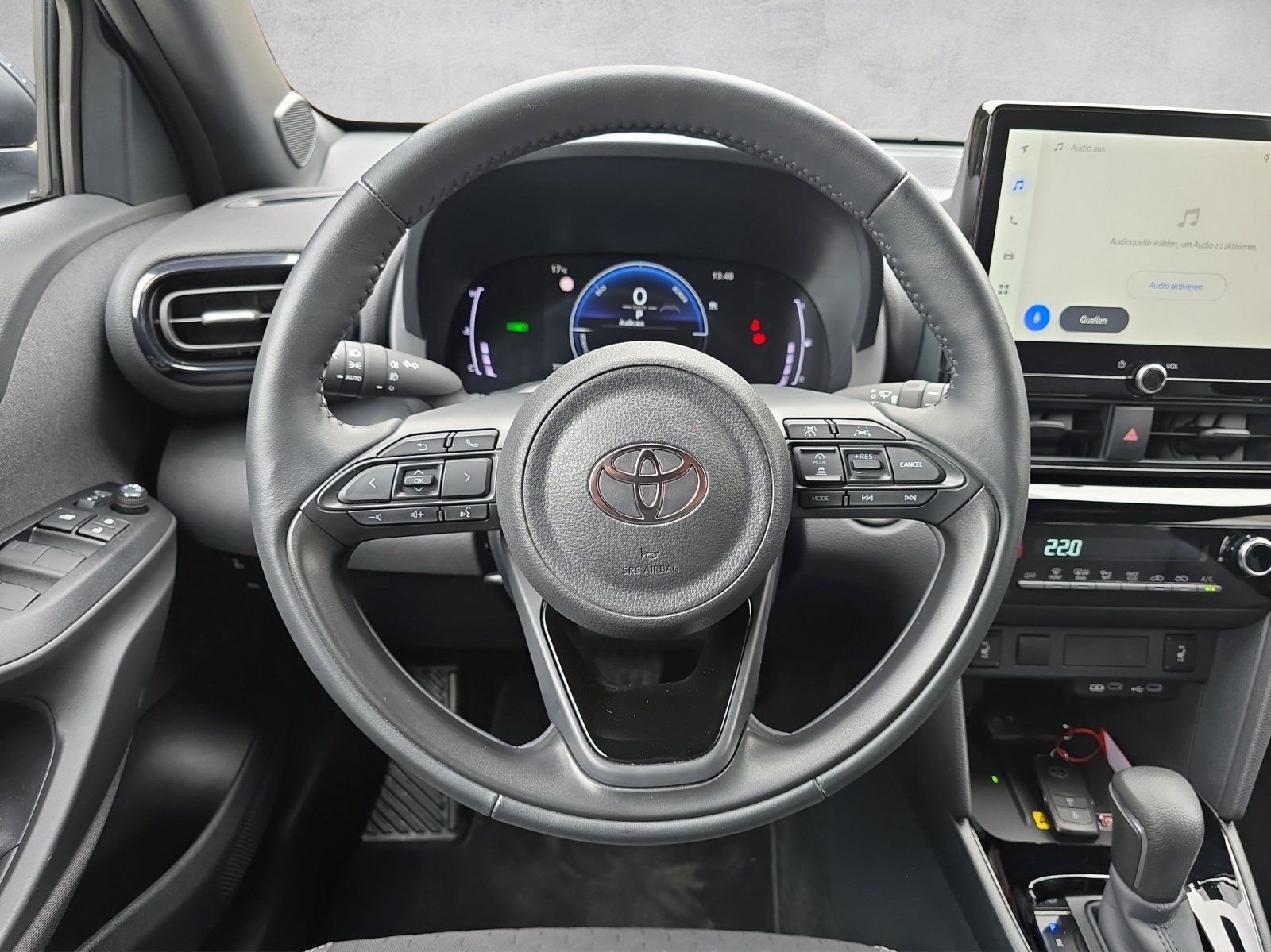 TOYOTA Yaris Cross 1.5 Premium Sondermodell Olympia, Hybride Intégral Essence/Électricité, Occasion / Utilisé, Automatique - 7