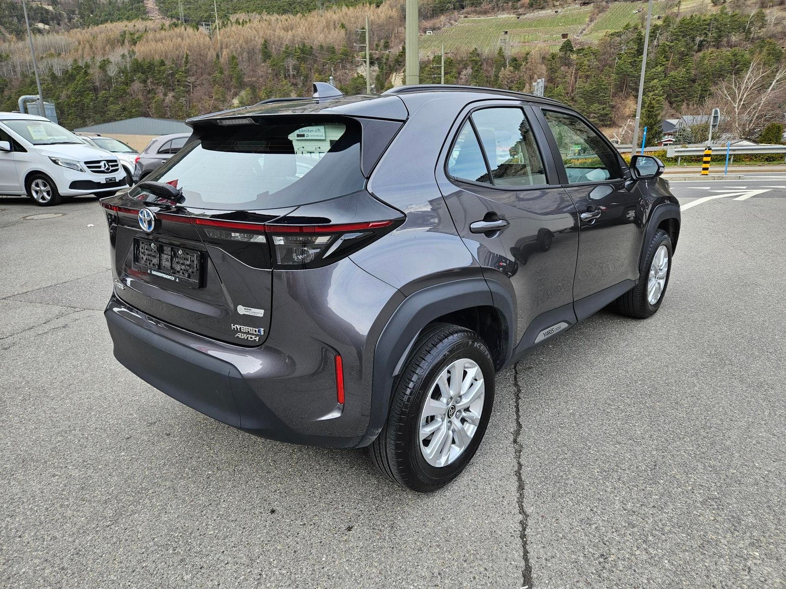 TOYOTA Yaris Cross 1.5 Comfort e-CVT AWDi, Hybride Integrale Benzina/Elettrica, Occasioni / Usate, Automatico - 4