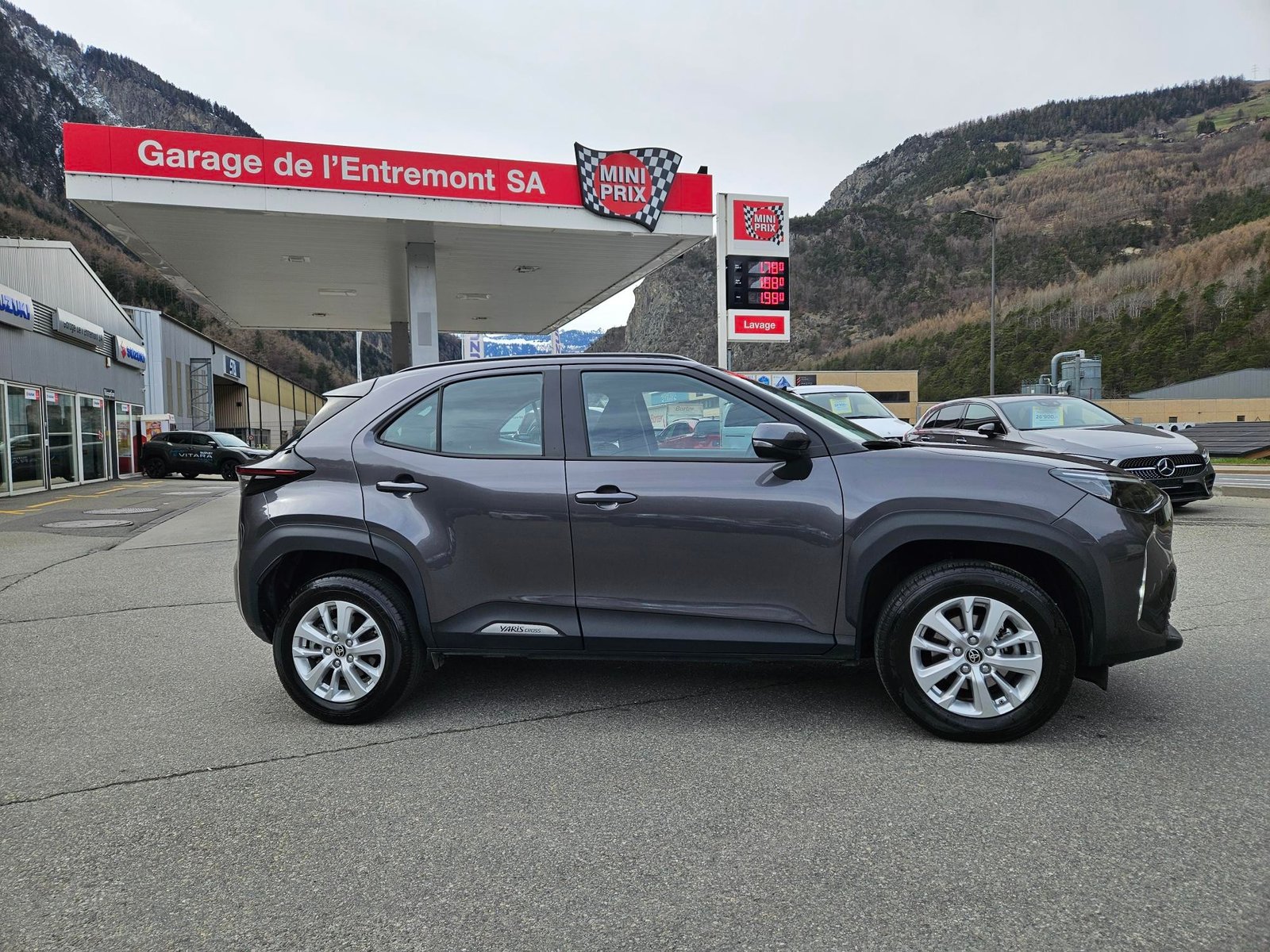 TOYOTA Yaris Cross 1.5 Comfort e-CVT AWDi, Hybride Integrale Benzina/Elettrica, Occasioni / Usate, Automatico - 5