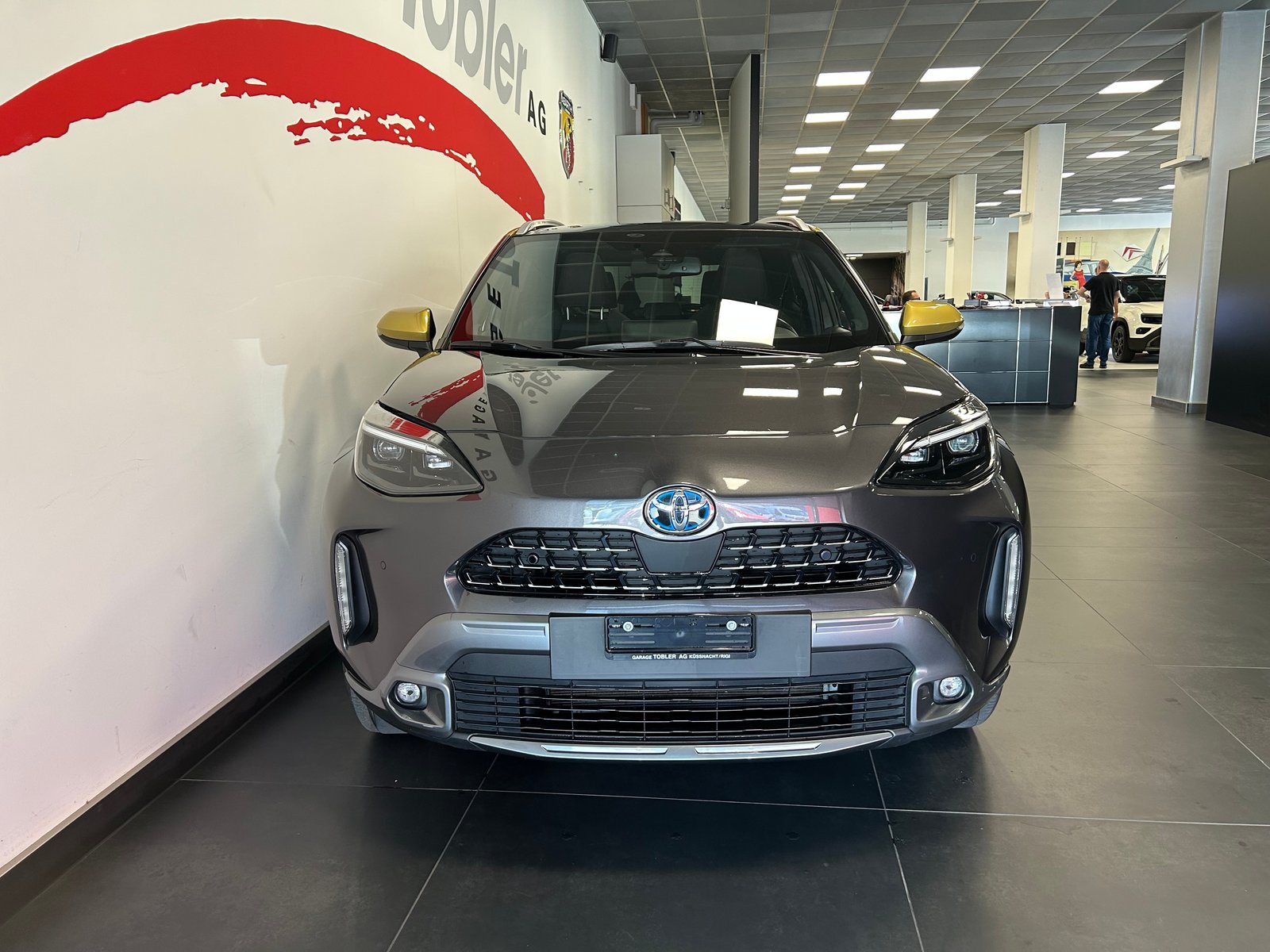 TOYOTA Yaris Cross 1.5 Adventure e-CVT AWDi, Voll-Hybrid Benzin/Elektro, Occasion / Gebraucht, Automatik - 5